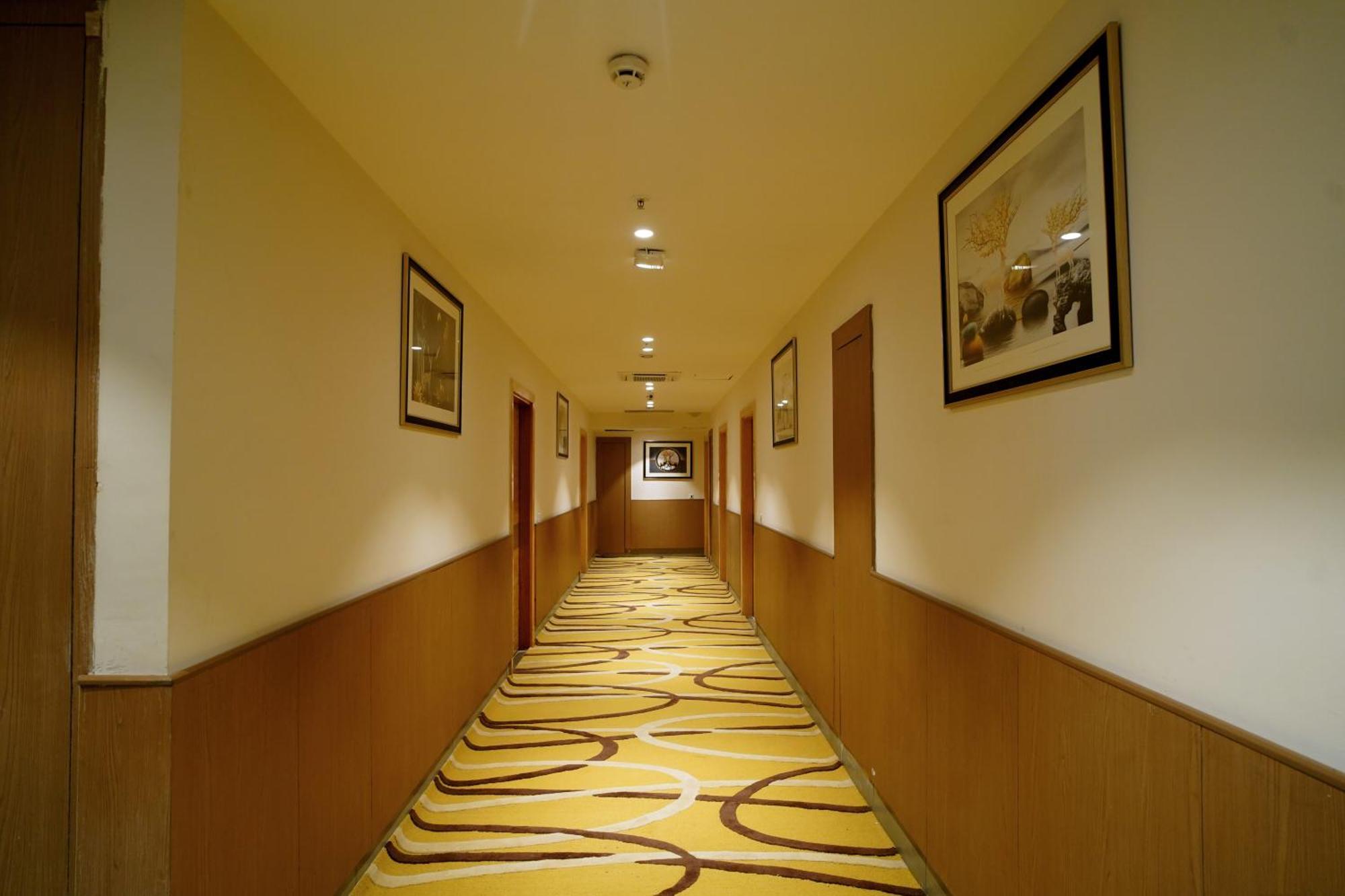 Hotel Sakura Gold Gurgáon Exteriér fotografie
